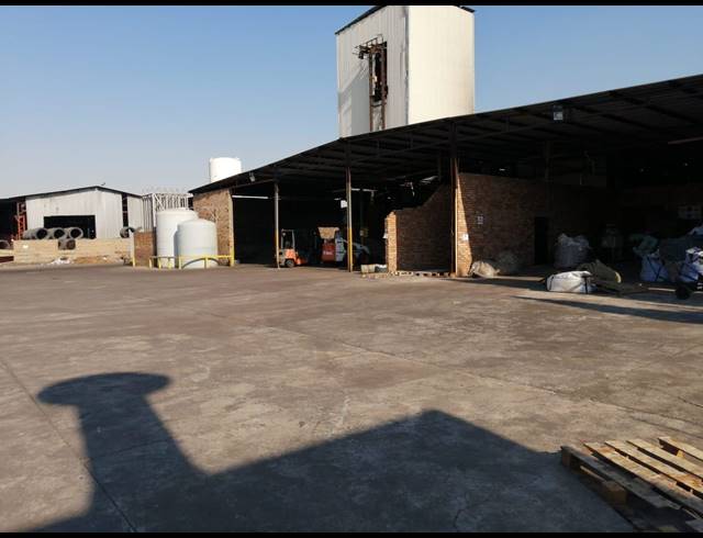 4,500M² WAREHOUSE FOR SALE IN VULCANIA